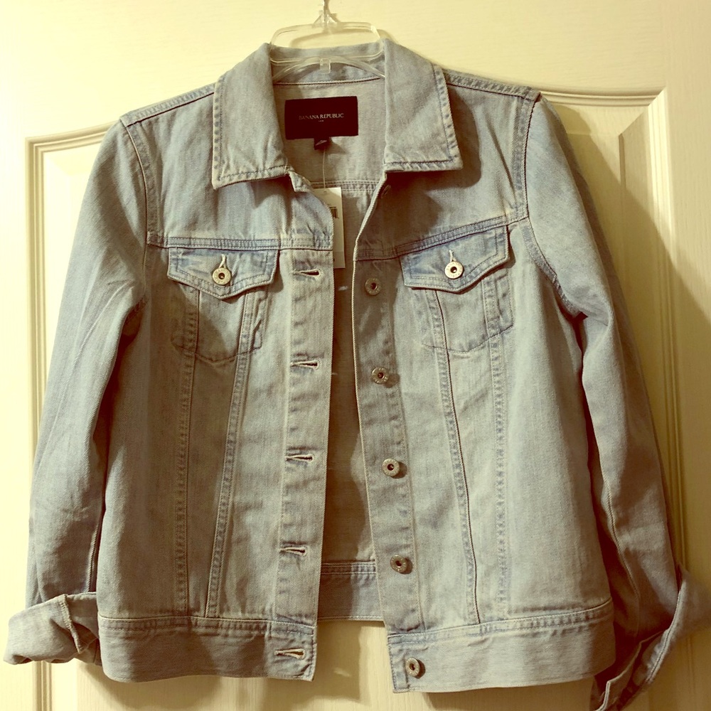 Banana Republic light wash jean jacket